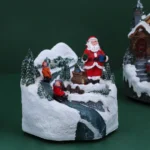 Cozy, novogodišnje selo, LED, Deda Mraz  12 x 12 x 10.5 cm - Slika 2